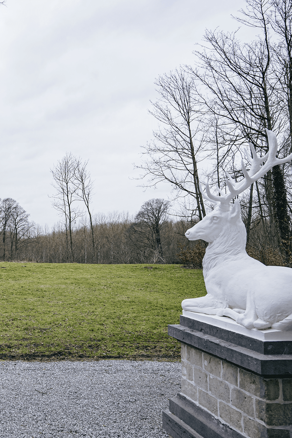 Château Calmeyn Drogenbos Cerf Statue
