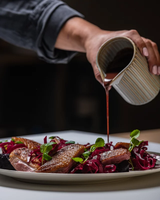 Rich, spiced, and perfectly balanced.

Duck fillet with a four-spice jus and red cabbage in subtle variations.