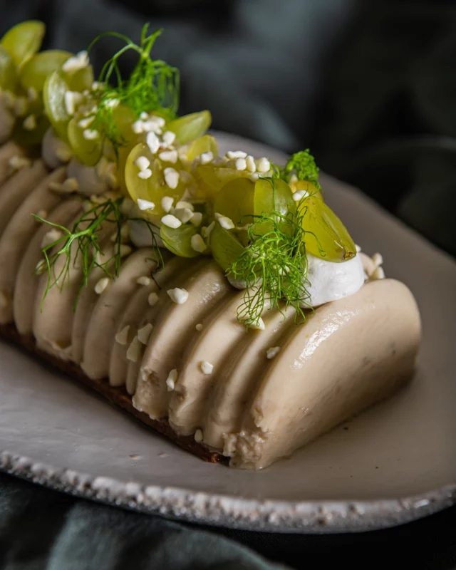 Grapes, marinated fennel & Greek yogurt 🍇