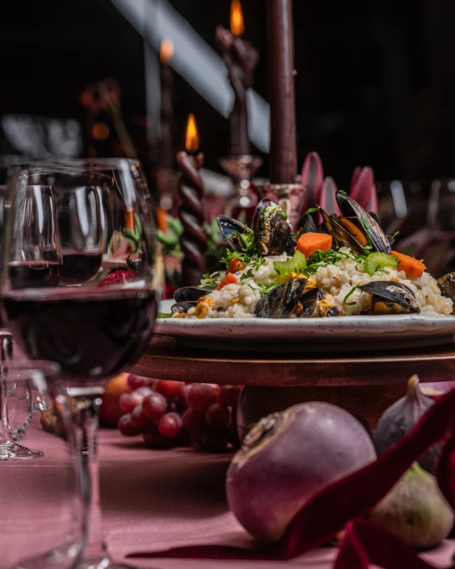 With the colder weather settling in, we're finding a little extra comfort at the table 🍷

Because if there's one thing we love about this time of year, it's having a good excuse to bring people together over warm dishes, good wine and plenty of food to share 🍂